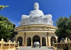 tuong phat nui sam