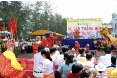 le vu lan thang hoi cau ke tra vinh